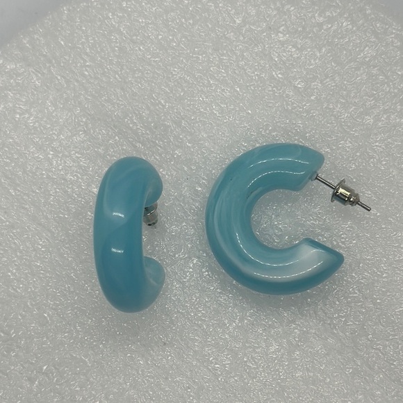Fashion Jewelry Jewelry - Chic Sky Blue Resin Hoop Earrings - Brand New 1.1" Chunky Statement Earrings